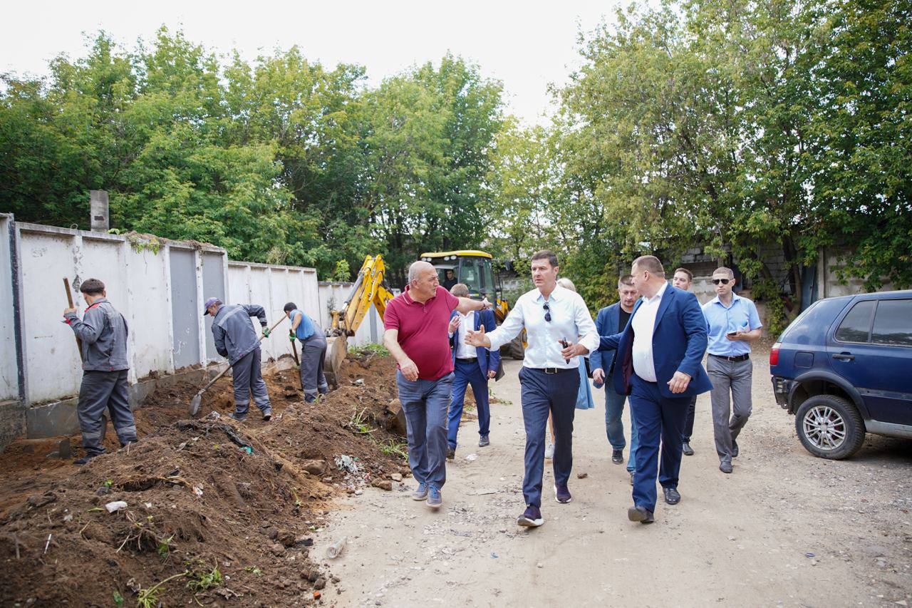 Владимир Волков проверил ход строительства новой дороги в Люберцах |  03.08.2023 | Люберцы - БезФормата